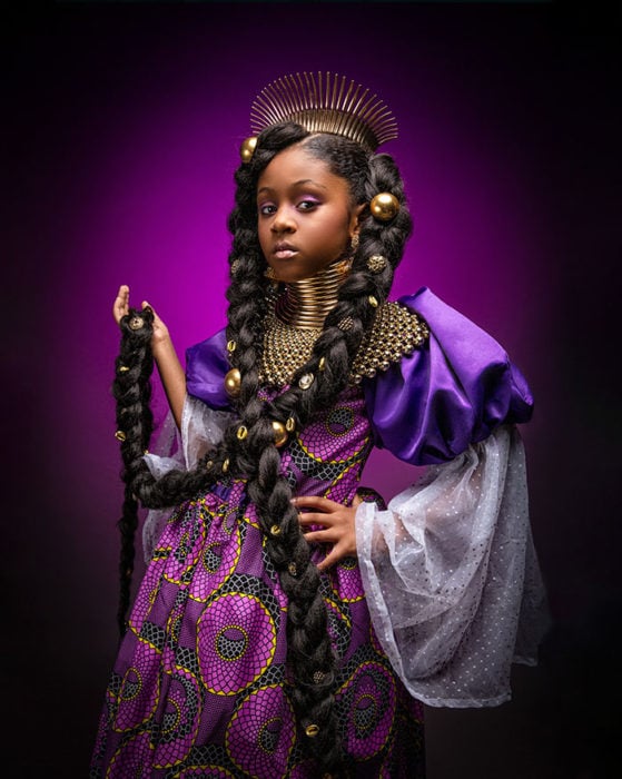 Niña africana vestida como Rapunzel 