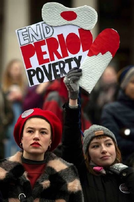 Chicas en marcha contra la pobreza menstrual 