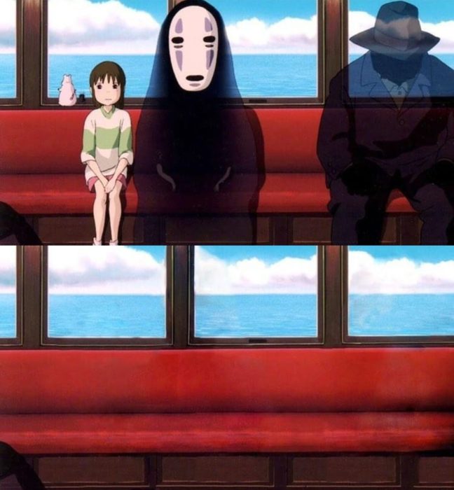 El viaje de Chihiro con y sin personajes en el tren rojo