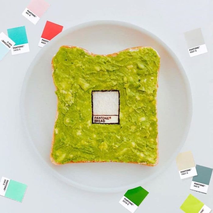 Pan tostado convertido en arte por Manami Sasaki