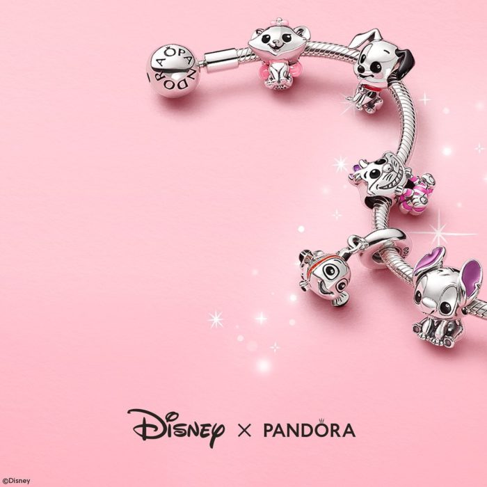 Charms en brazalete abierto de diferentes personajes de Disney