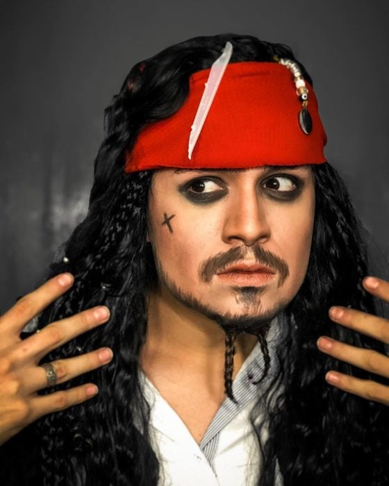 Usiel Guillermo, chico mexicano que se parece a Shrek humano; cosplay de Jack Sparrow, Piratas del Caribe, Johnny Depp