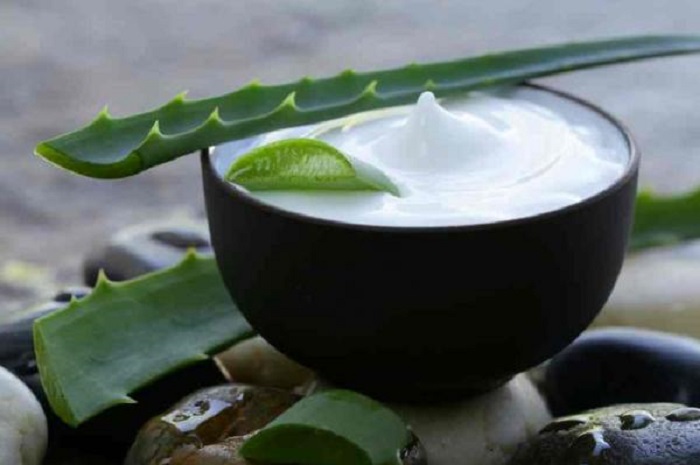 Crema de aloe vera, leche y aceite de oliva