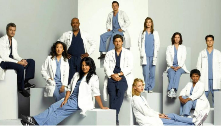 Personajes de la serie Greys Anathomy colocados en el poster de la serie 