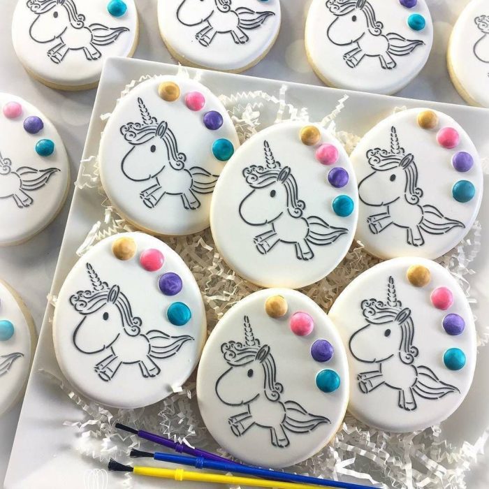 Galletas para festejar el día del niño de acuarela de unicornio