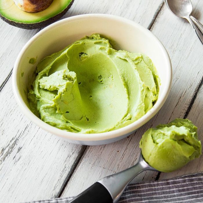 Helado caseo de aguacate