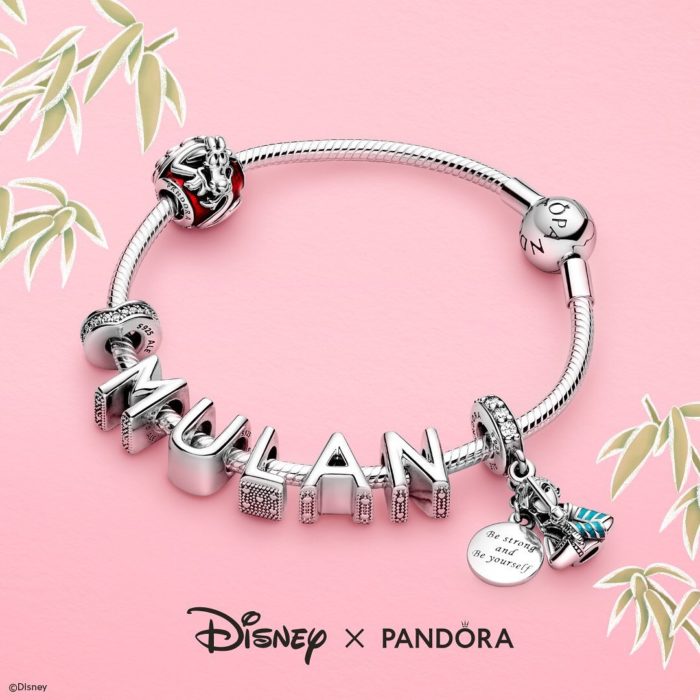 Brazalete con charms de Mulan