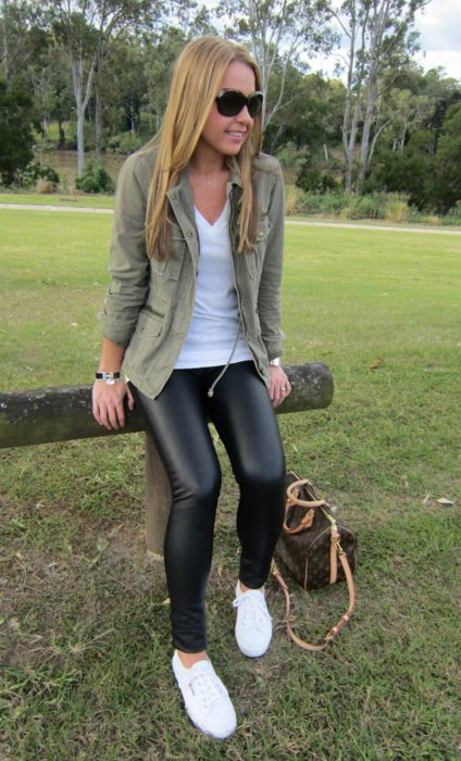 Outfit de leggins con cazadora