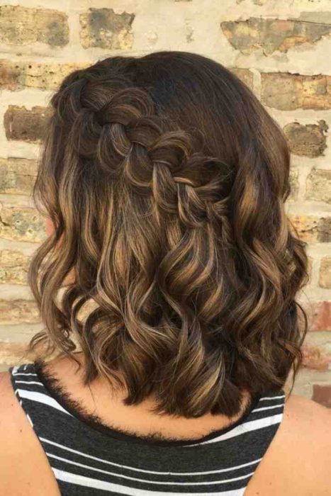 Peinado para cabello corto trenza de lado