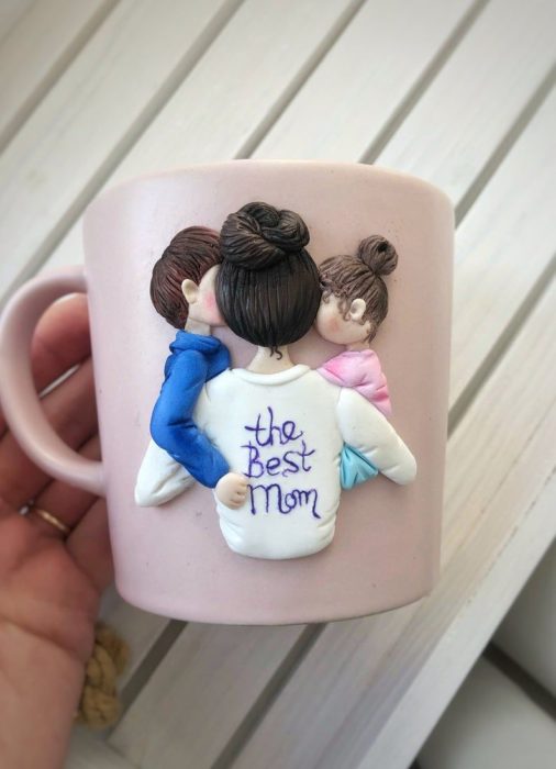 Taza decorada con porcelana fría para el día de la madre