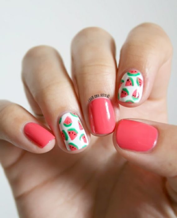 Diseño de manicure de sandias