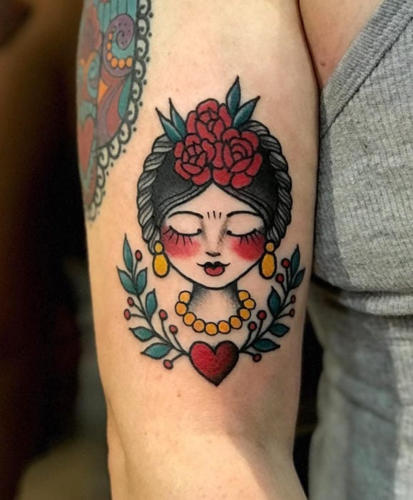Tatuajes de Frida Kahlo en el brazo al estilo tradicional