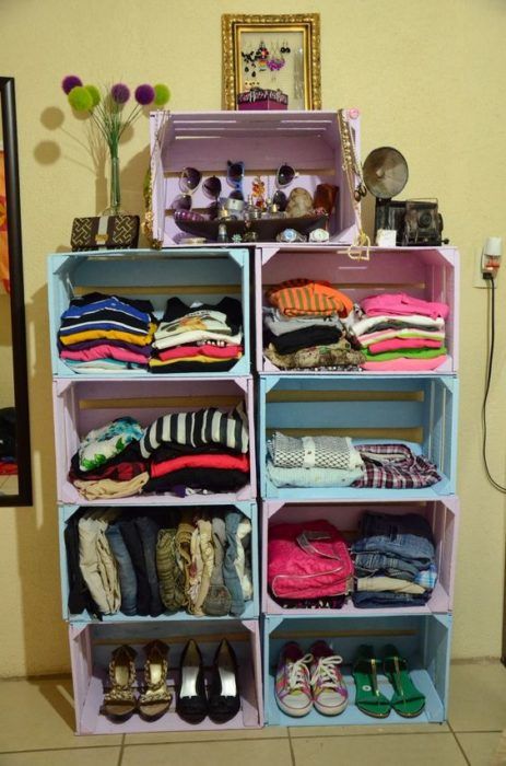 Ideas bonitas para que tu closet sin puertas no sea vea feo