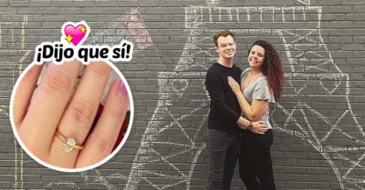 Su vuelo a París se cancela y él improvisa una Torre Eiffel para pedir matrimonio a su amada