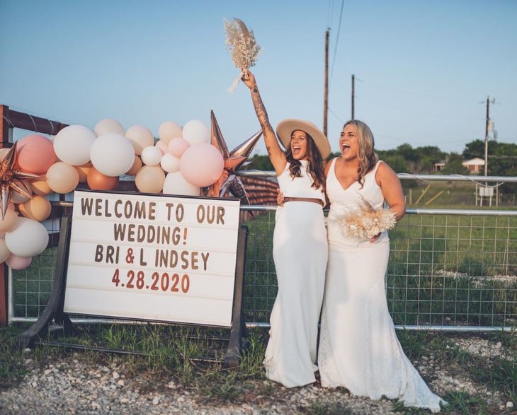 Bri y Lindsey el día de su boda