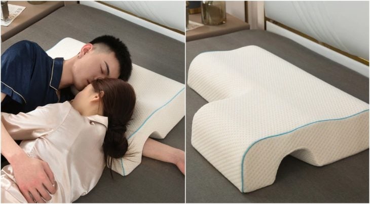 Pareja d enovios dormidos con la almohada Shell para evitar entumecimiento en los brazos 