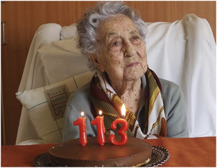 maría y su pastel de 113 años