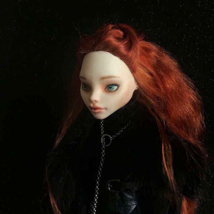 Artista rusa Arty Ooak Dolls tranforma muñecas Monster High en personajes de caricaturas y películas; Game of thrones, Sansa Stark
