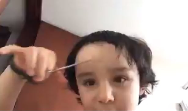 Comentarios en twitter sobre niño que se cortó el cabello solo 