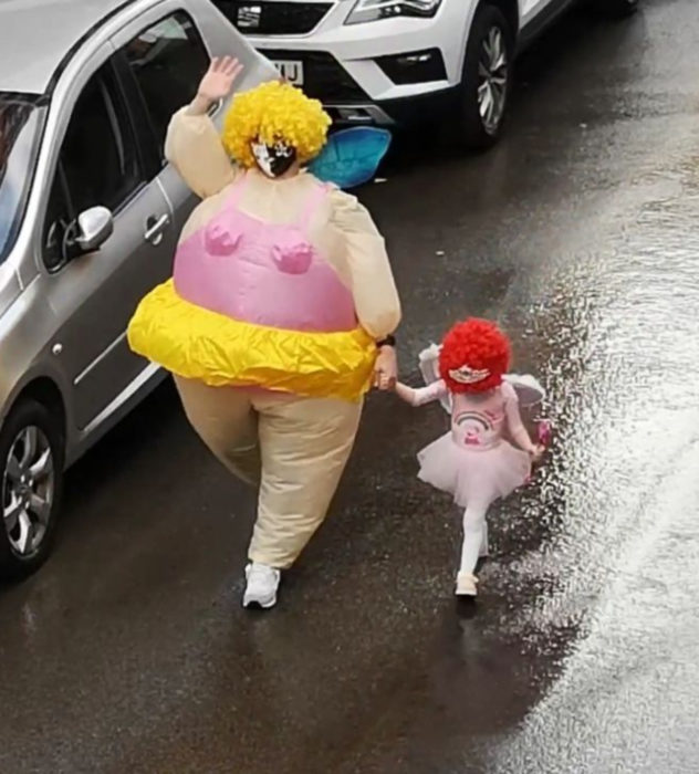 Papá e hija salen disfrazados a la calle durante cuarentena; Hadas