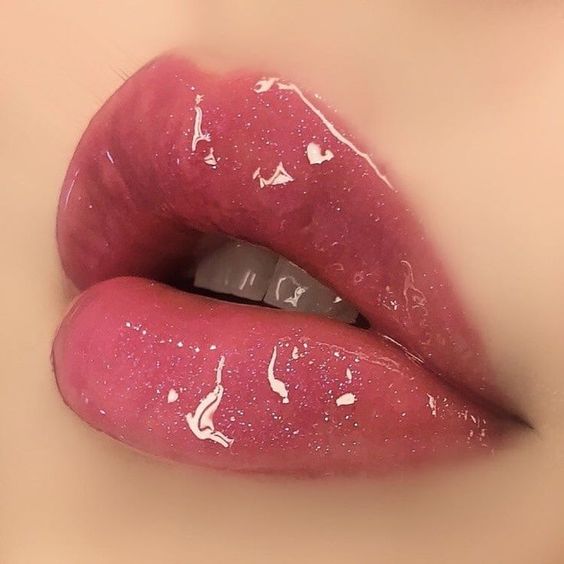 Efecto mate o gloss? Conoce el que favorece a tus labios