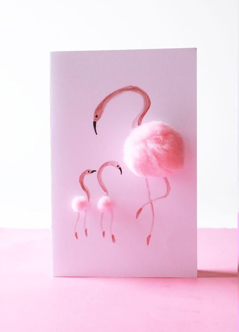 Tarjeta del Día de las Madres en 3D cen color rosa con flamingos