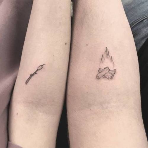 15 Ideas pequeñas y discretas para tatuarse en pareja 15 Ideas pequeñas y discretas para tatuarse en pareja