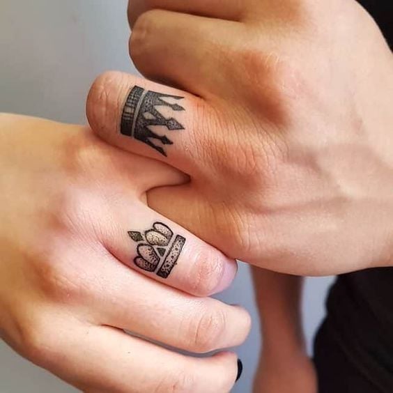 Tatuajes para parejas coronas