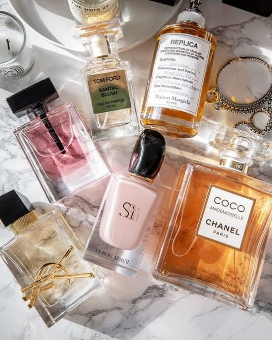 Frascos de perfume para mujer con olores sutiles