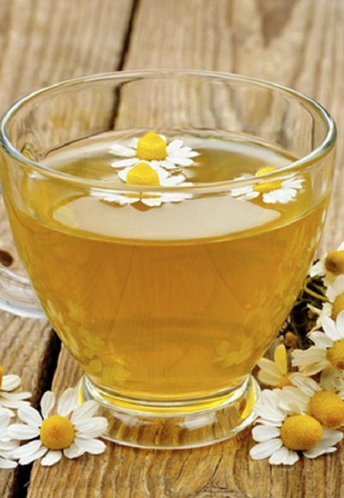 Té de manzanilla y flores de manzanilla