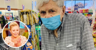 Abuelito de 93 años pide ayuda para ir a comprar chocolates a su esposa