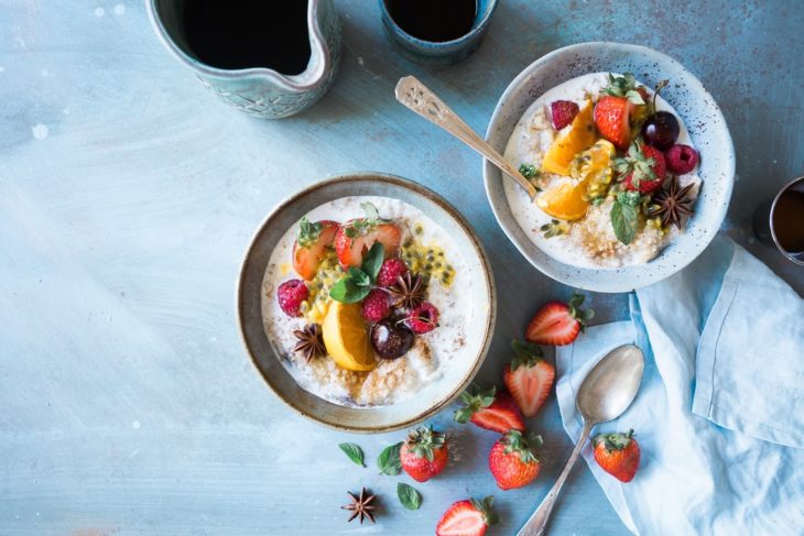 Bowls de yogur y fruta