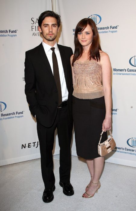 Milo Ventimiglia y Alexis Bledel en una alfombra roja