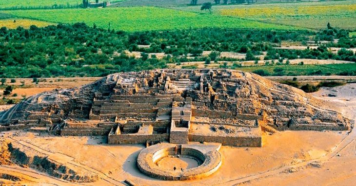 Monumento Arqueológico de Caral en perú