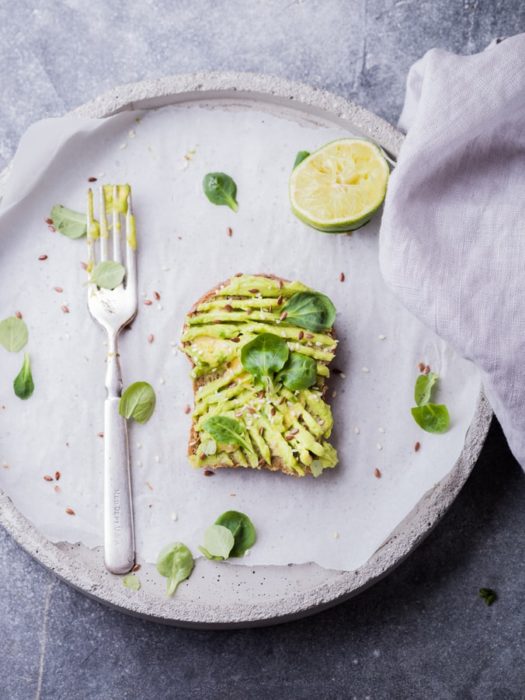 Pan tostado con aguacate