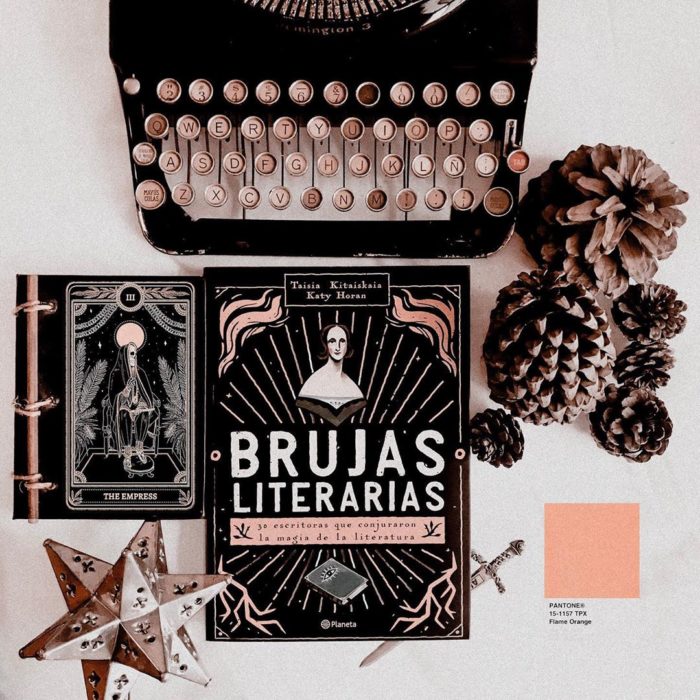 Libro Brujas literarias de Taisia Kitaiskaia y Kati Horan