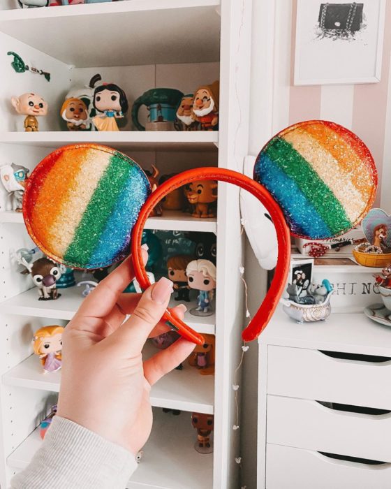 Orejas de Mickey Mouse en colores arcoiris