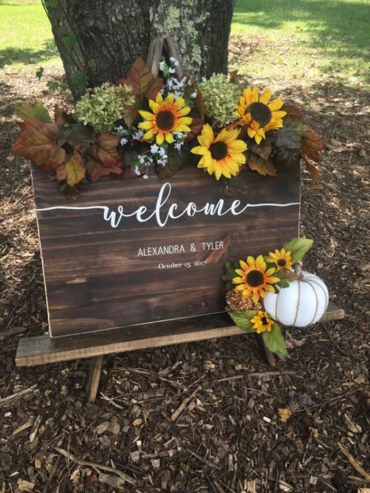 Letrero de boda de bienvenida con girasoles 