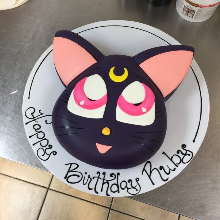 Pastel de Sailor Moon del gatito Luna