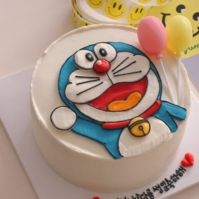 Pastel de cumpleaños kawaii de Doraemon