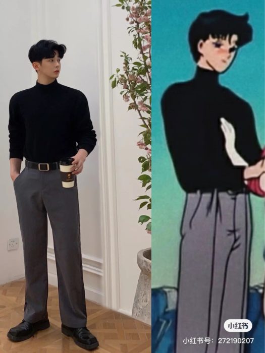 Chico recreando el outfit de Darien en Sailor Moon con camisa negra y pantalones grises