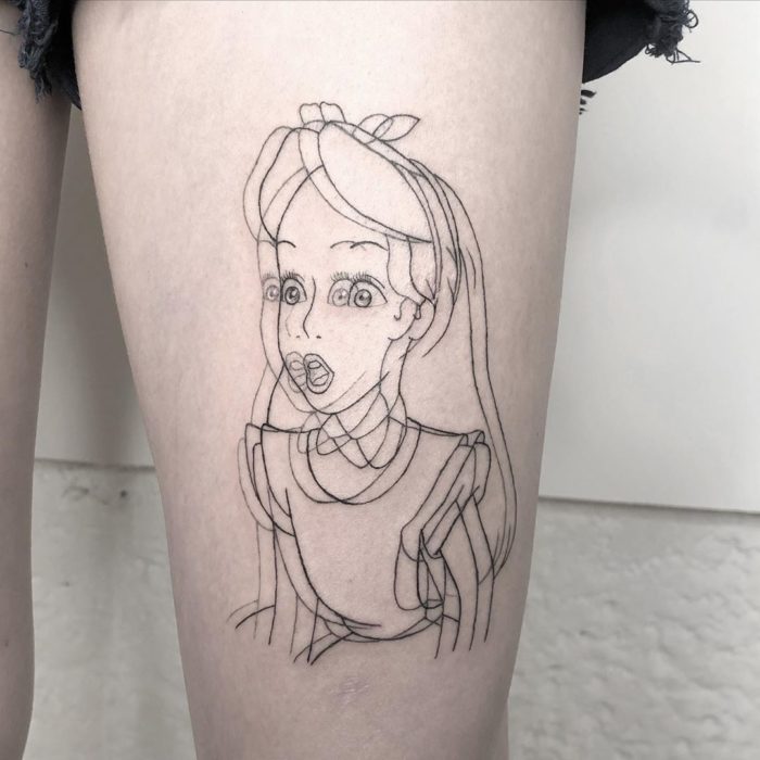 Tatuaje de ilusión óptico de Alicia en el país de las maravillas