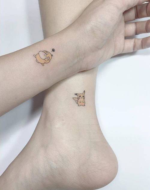 Tatuajes para compartir con tu mejor amiga con diseño de Pikachu y Psyduck de Pokemón