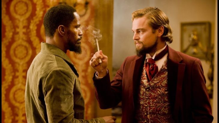 escena de django unchained con leonardo dicaprio, samuel l jackson y kerry washington