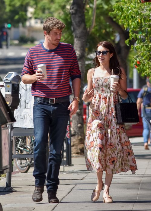 emma roberts y garrett hedlund esperan a su primer hijo juntos