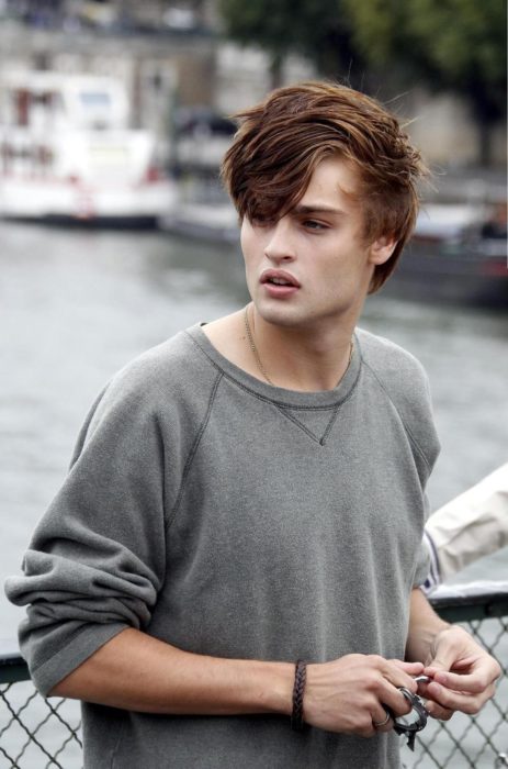 Kyle Ross en LOL, Douglas Booth