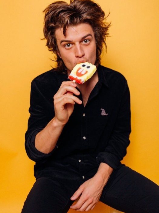 actor y músico joe keery