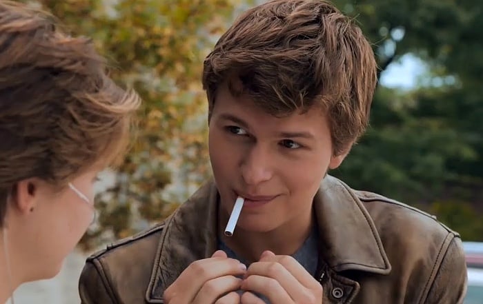 actor ansel elgort como augustus waters en the fault in our stars