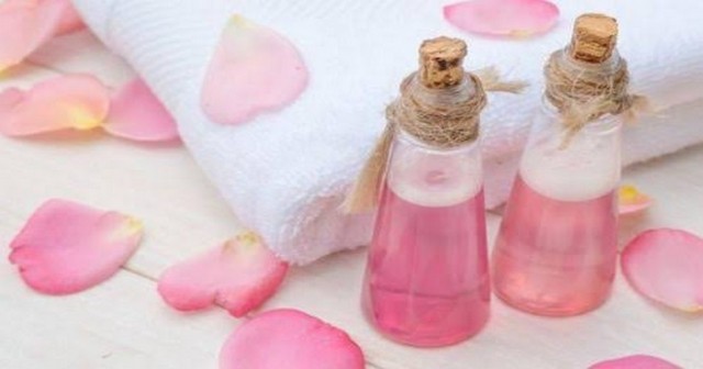 Agua de rosas para mascarilla de hidratación intensiva