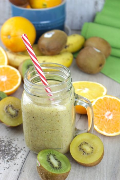 Batido de kiwi con naranja y plátano 